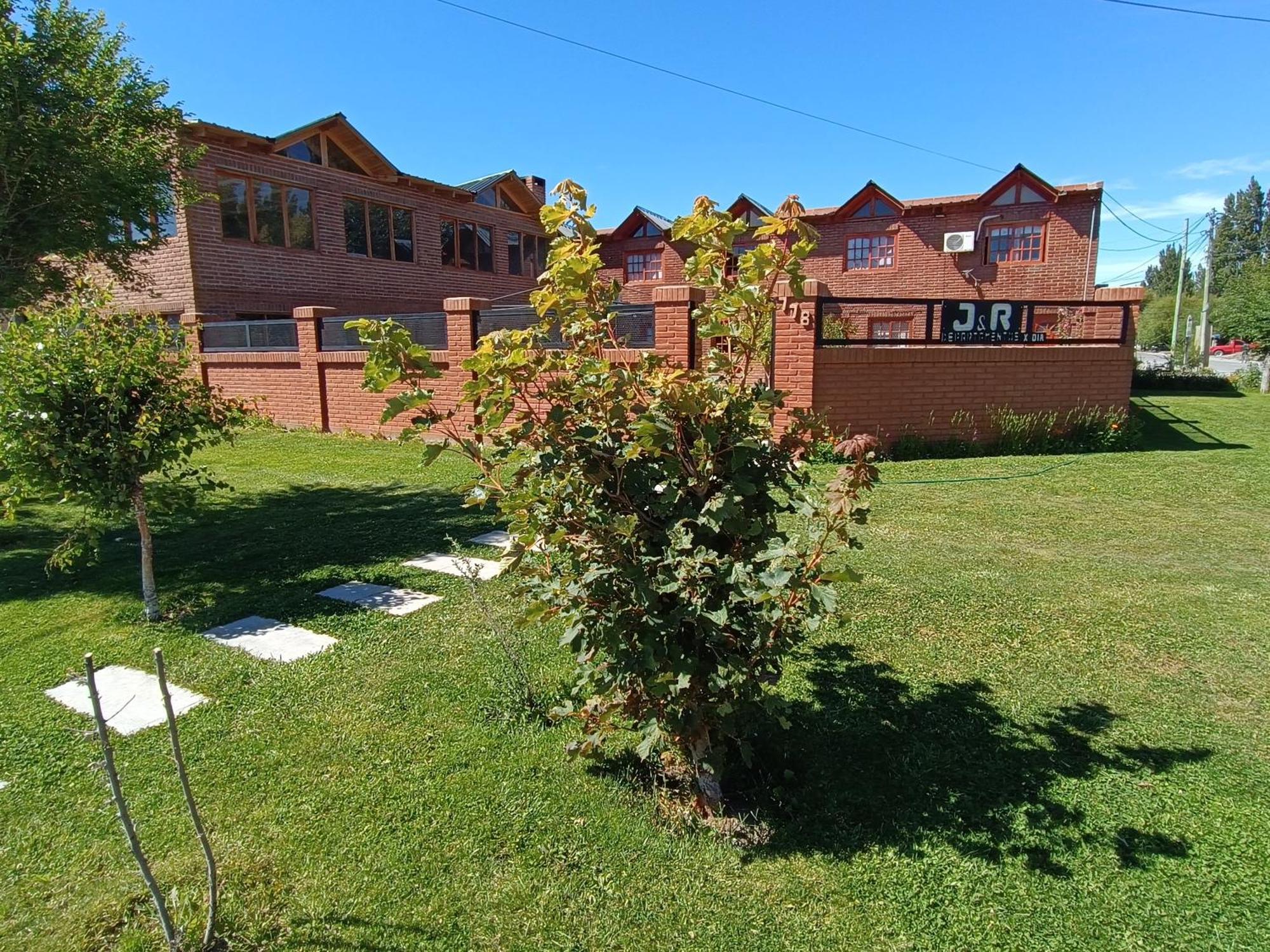 פריטו מורנו Hospedaje, Departamentos J&R מראה חיצוני תמונה
